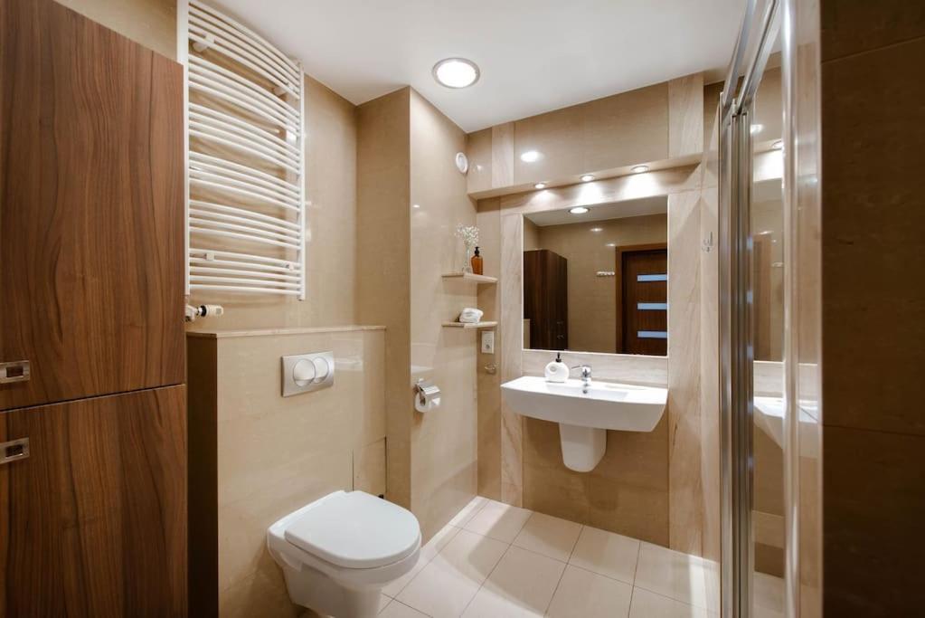 Wygodny Apartament Przy Dworcu 크라쿠프 외부 사진