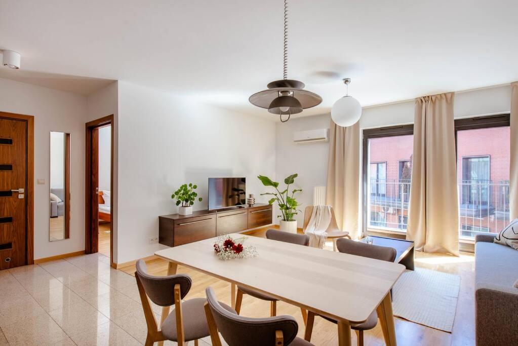 Wygodny Apartament Przy Dworcu 크라쿠프 외부 사진